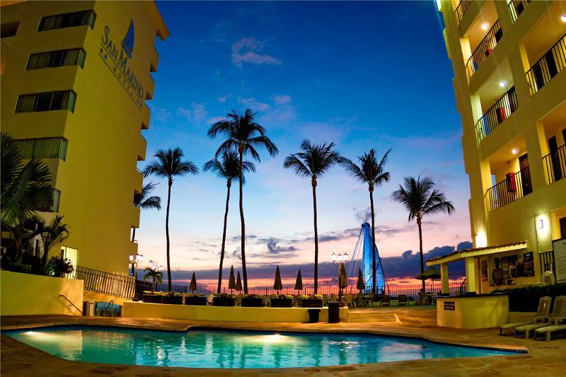 Hotel Delfin Puerto Vallarta Exteriör bild