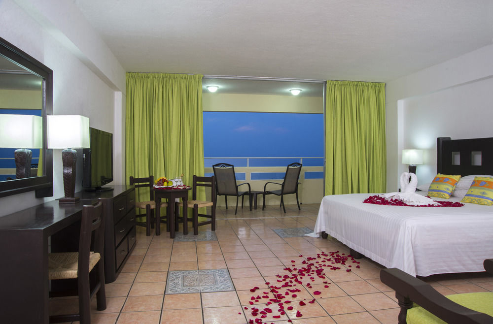 Hotel Delfin Puerto Vallarta Exteriör bild